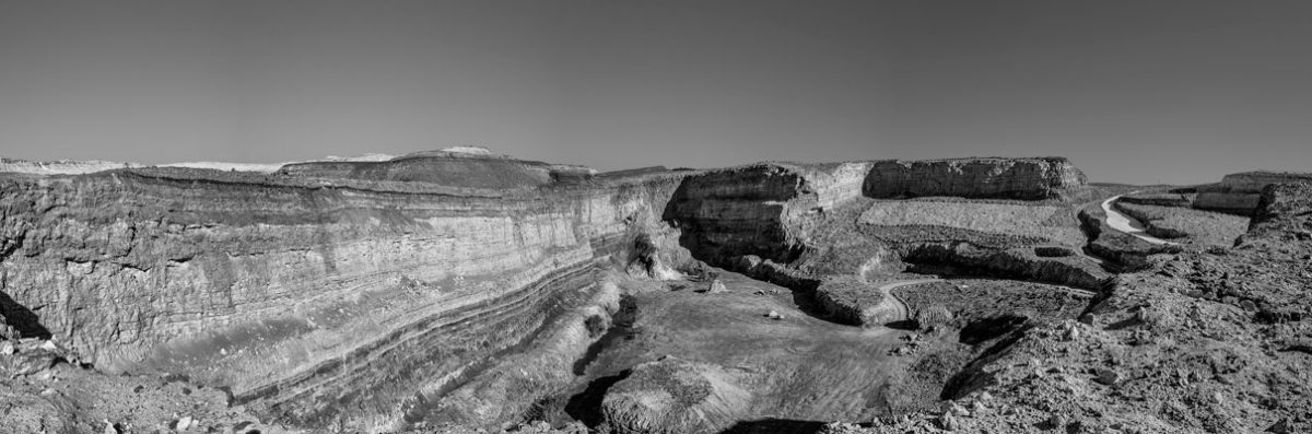 Ramon Rocks Ramon Crater | desertsculpture.info
